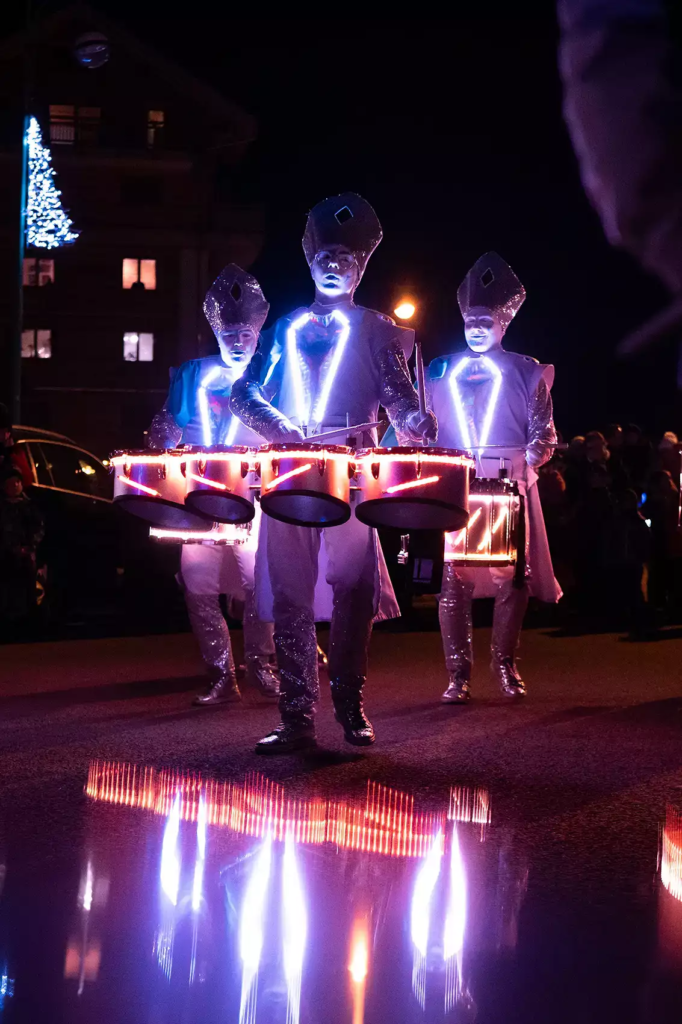 moz-drums-light-drummer